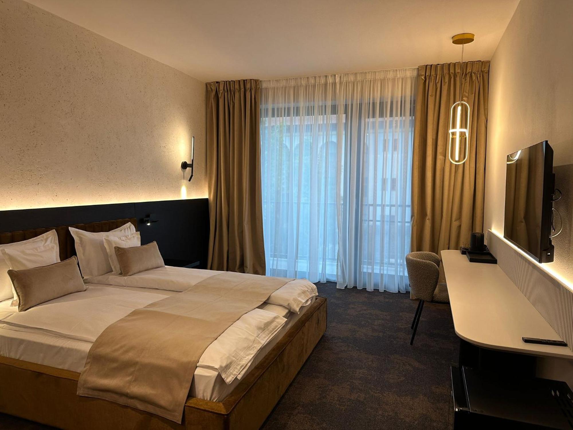 Element Hotel Alba Iulia Ngoại thất bức ảnh